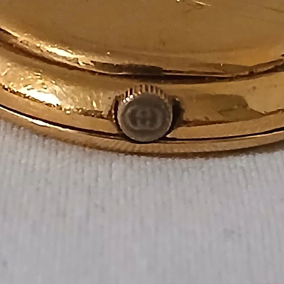 GUCCI | Vintage Womens Watch Model 3000 L - Picture 4 of 12